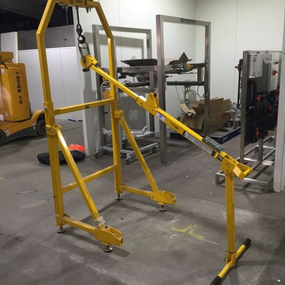 Xtirpa Pole Hoist system