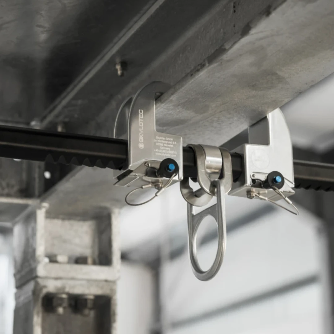 skylotec valbeveiliging aan plafond