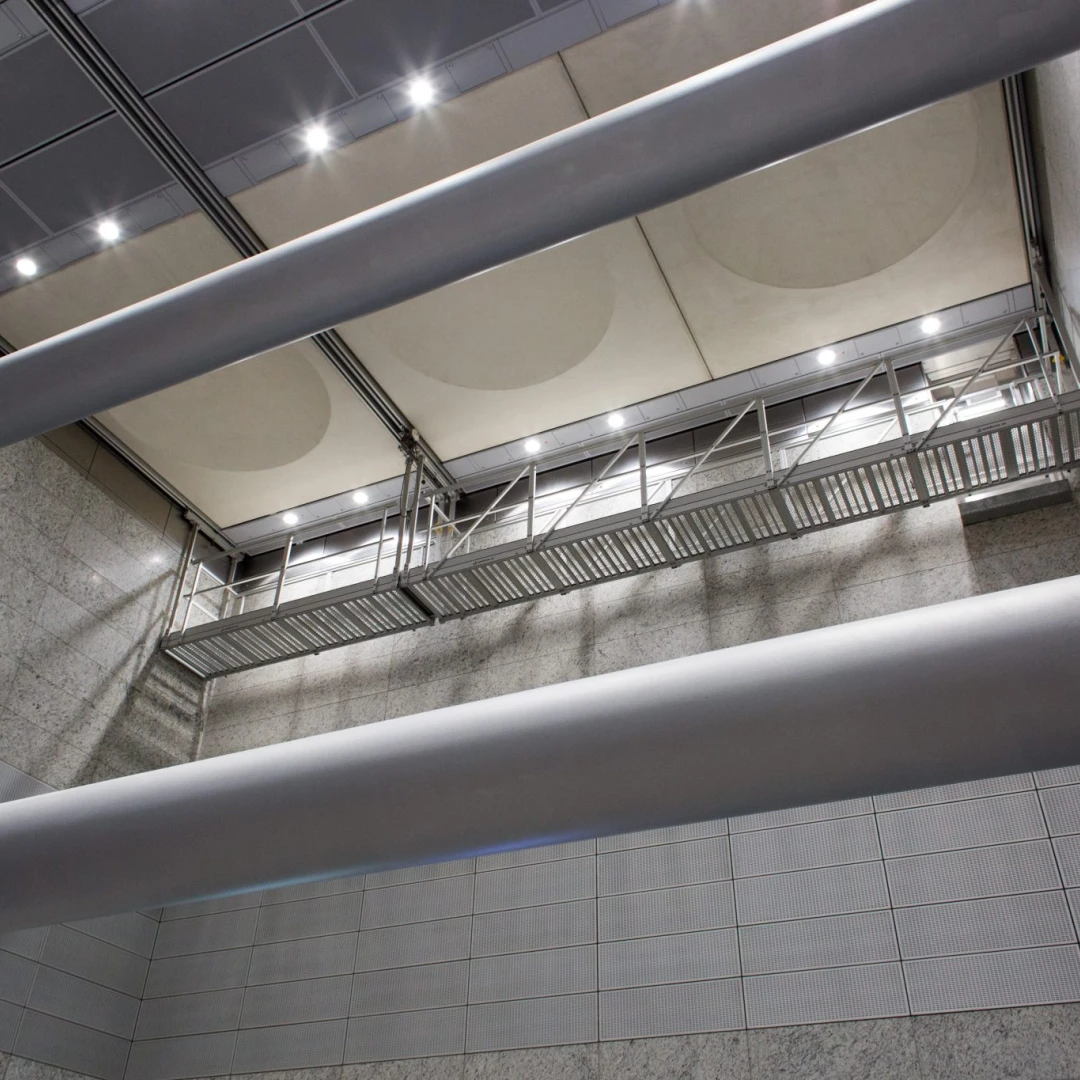 Victoria Line, Station, Travelling Gantry