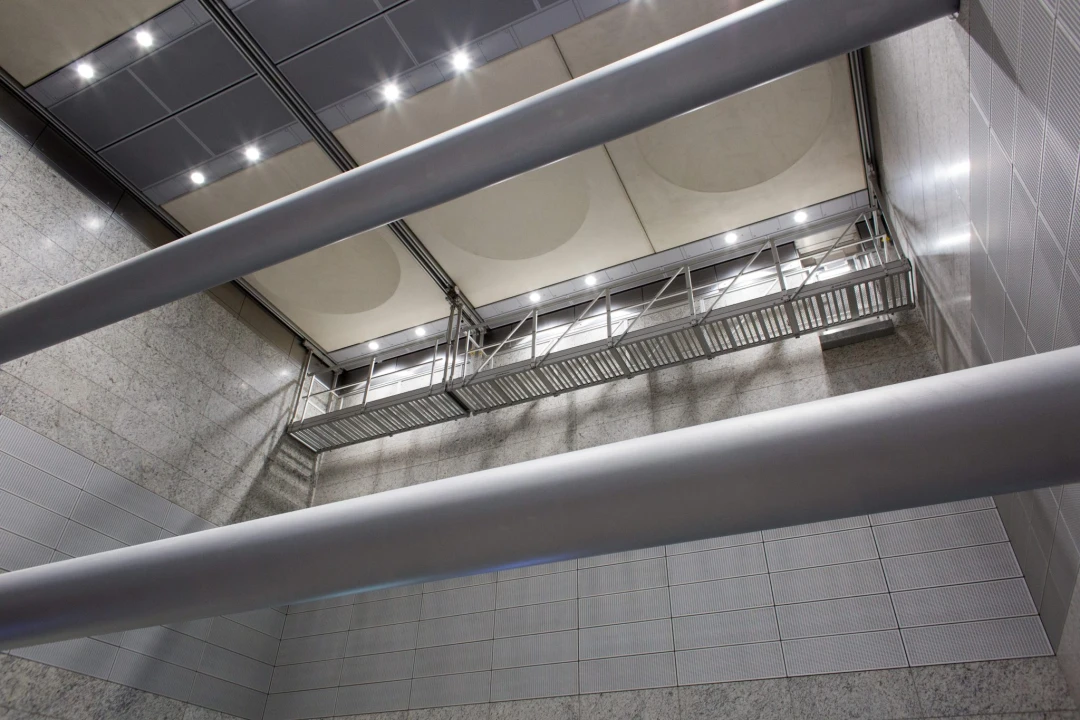 Victoria Line, Station, Travelling Gantry