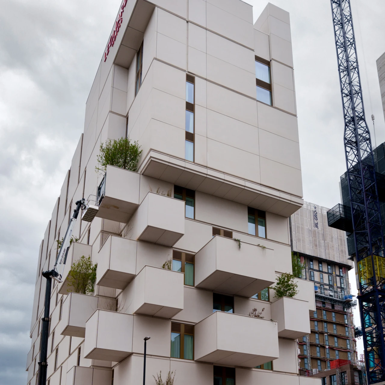 Leonardo hotel case study