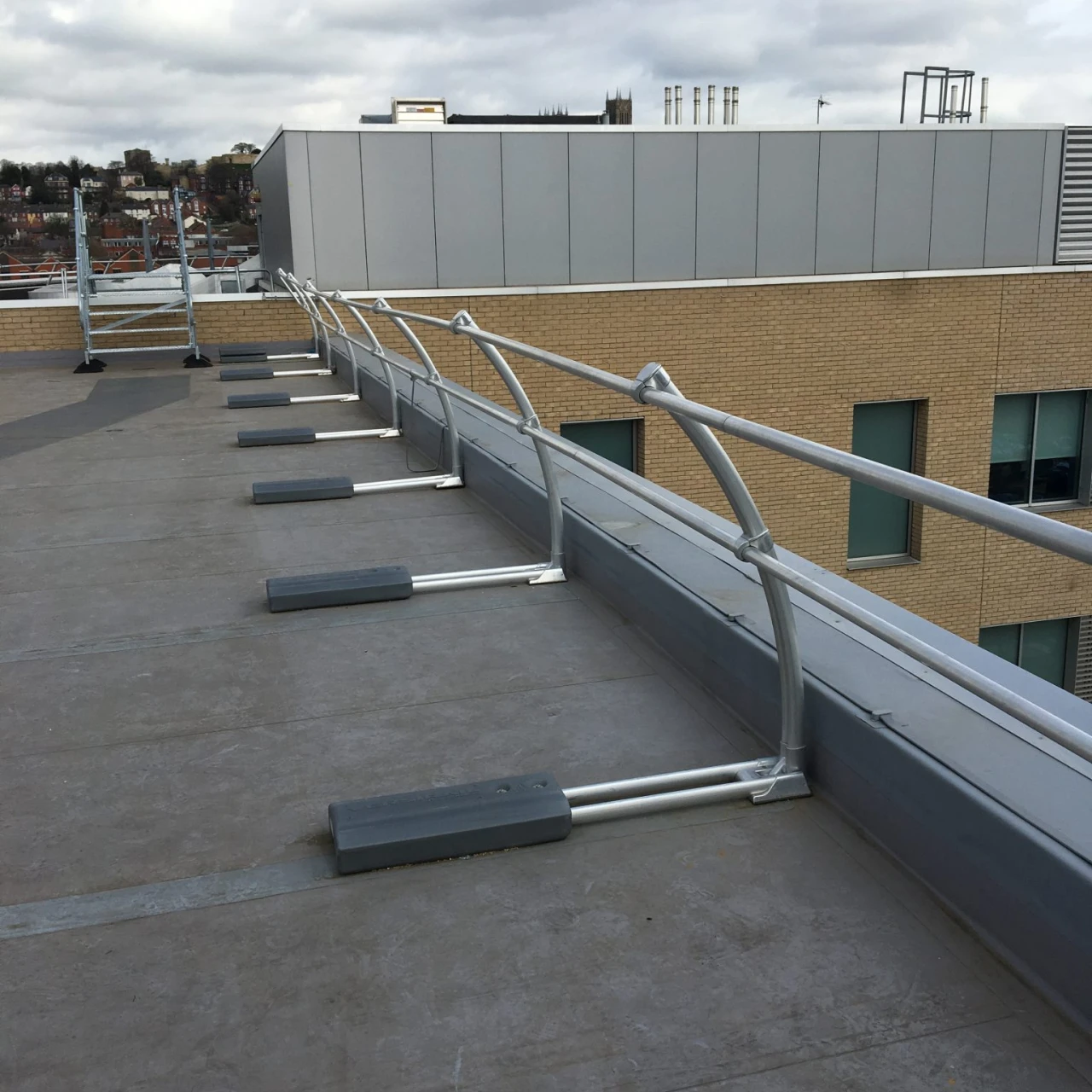 Freestanding Versirail