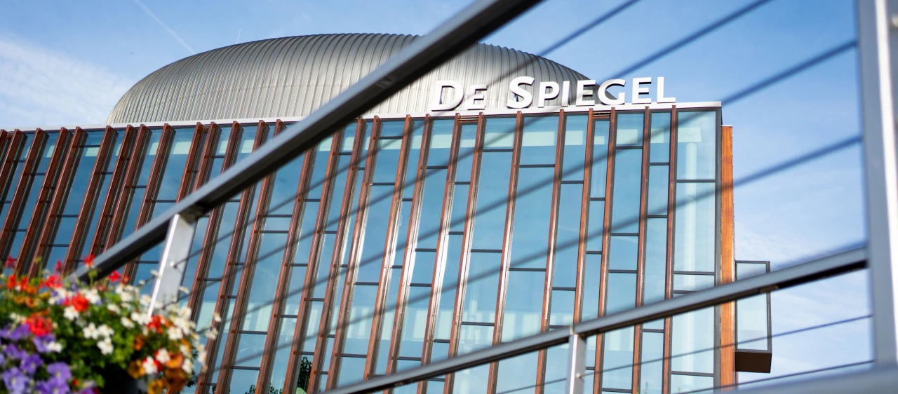 voorkant van de spiegel zwolle