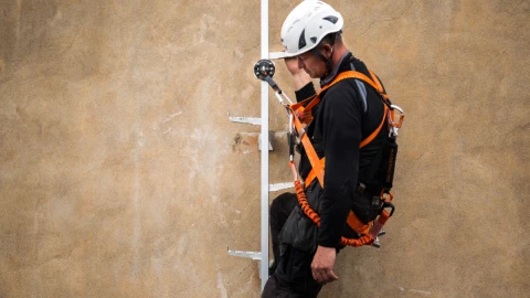 Fallprotec mastladder in gebruik