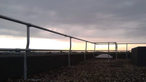 Dakrandbeveiliging VVE Pluvierhof te Hellevoetsluis